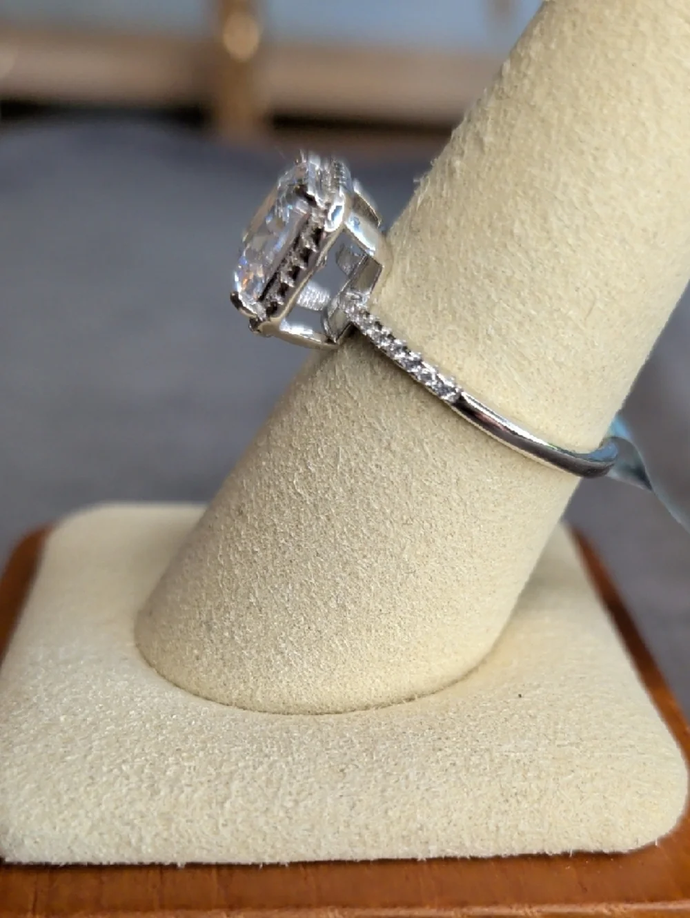 Halo Engagement Ring - 925 Sterling Silver - Cubic Zirconia